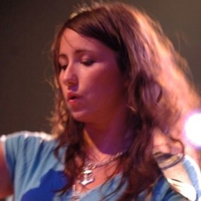 KT Tunstall – Eyes to the&nbsp;Skies