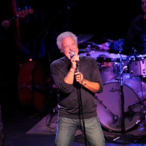 Tom Jones (A PopEntertainment.com Concert&nbsp;Review)
