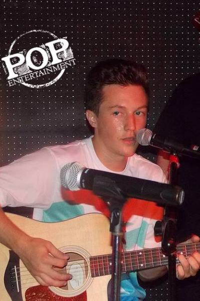 Kalin & Myles performing at The Barbary, Philadelphia, PA.  June 4, 2014.  Photos copyright 2014 Maggie Mitchell and Rachel Disipio.