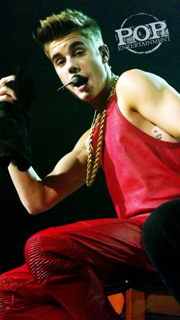 Justin Bieber at 2013 Jingle Ball, Philadelphia.  Photo by Jackie Spiess.