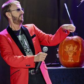Ringo Starr and His All-Starr Band – Tower Theater – Upper  Darby, PA – October 30, 2015 (A PopEntertainment.com Concert Photo&nbsp;Gallery)