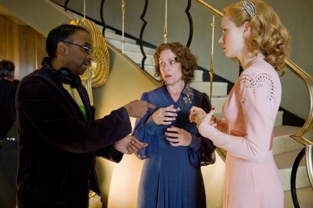 Director Bharat Nalluri, Frances McDormand and Amy Adams making "Miss Pettigrew Lives For a Day."