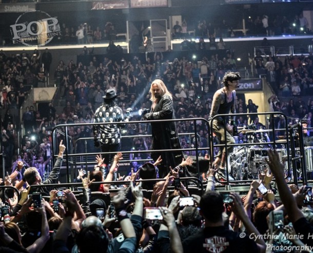 Mötley Crüe & The Struts – Staples Center – Los Angeles, CA – December 31, 2015 - Photo ©2016 Cynthia Marie H.  All rights reserved.