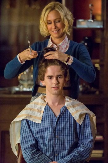 BATES MOTEL -- "A Danger to Himself and Others" Episode 401 -- Pictured: (l-r) Vera Farmiga as Norma Bates, Freddie Highmore as Norman Bates -- (Photo by: Bettina Strauss/Universal Television)