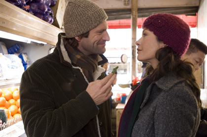 Aaron Eckhart and Catherine Zeta-Jones star in "No Reservations."