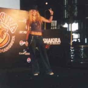 Shakira – Tour&nbsp;Service