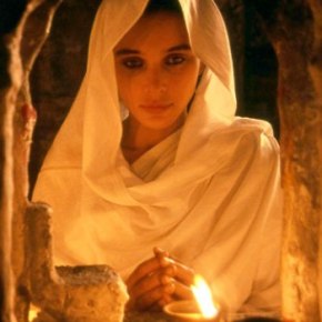 Lisa Ray Makes Her Splash in&nbsp;Water