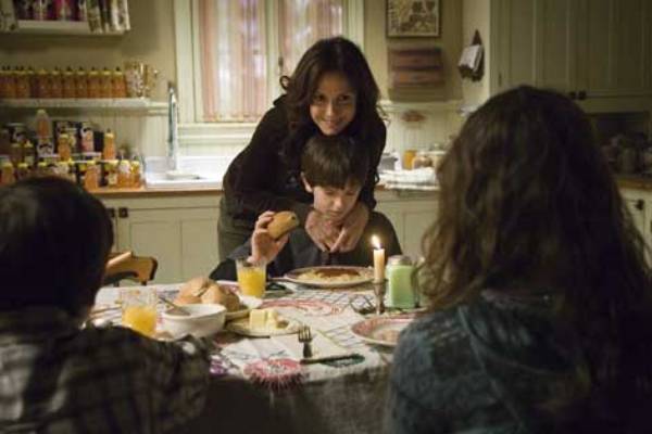 Mary-Louise Parker, Freddie Highmore and Sarah Bolger in "The Spiderwick Chronicles."