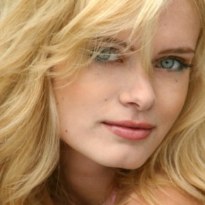 Sara Paxton Takes a Sharp Left Turn to the Last&nbsp;House