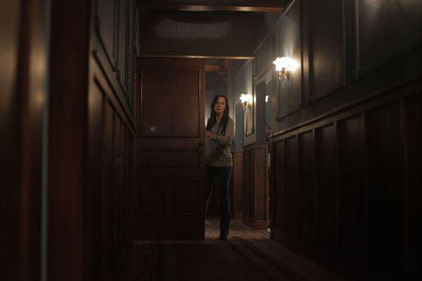 Julie Benz in "Havenhurst."