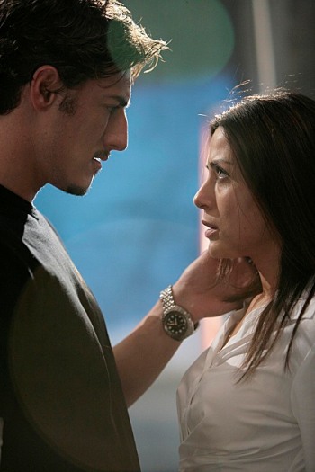 24:  Milo (Eric Balfour, L) shares a moment with Nadia (Marisol Nichols, R) in the 24 episode "Day 6: 8:00 P.M. - 9:00 P.M." which aired on Monday, March 26 (9:00-10:00 PM ET/PT) on FOX. ©2007 Fox Broadcasting Co. Cr: Michael Becker/FOX
