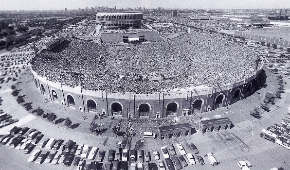 Yes at JFK Stadium 1976