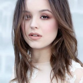 Hayley Orrantia – The Goldbergs Actress Likes Her Music Like She Likes Her&nbsp;Tea