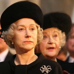 Helen Mirren Presents a Queenly&nbsp;Performance