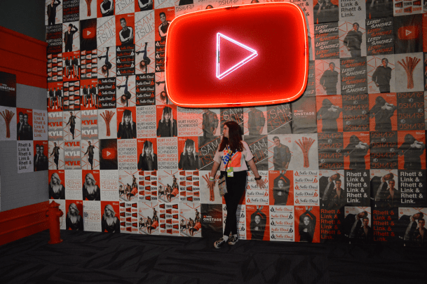 vidcon-yt-on-stage-20_750