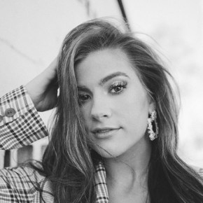 Riley Clemmons – We Choose Her Over and Over&nbsp;Again