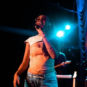 Joy Crookes and Simpson – The Foundry – Philadelphia (A PopEntertainment.com Concert&nbsp;Review)