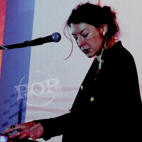 Julia Othmer – The Living Room – Ardmore (A PopEntertainment.com Concert Photo&nbsp;Album)