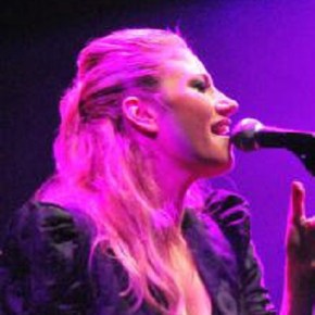 Lucy Woodward – Highline Ballroom – New York (A PopEntertainment.com Concert&nbsp;Review)