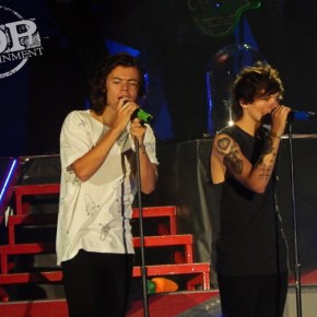 One Direction and 5 Seconds of Summer – Lincoln Financial Field – Philadelphia (A PopEntertainment.com Concert Photo&nbsp;Album)