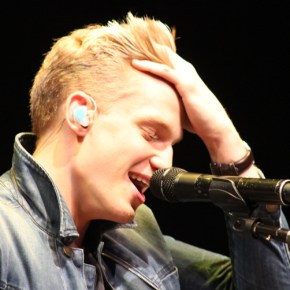 Cody Simpson and Plug In Stereo – The Prince Music Theater – Philadelphia (A PopEntertainment.com Concert Photo&nbsp;Album)