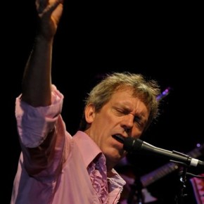 Hugh Laurie with the Copper Bottom Band – The Keswick Theatre – Glenside (A PopEntertainment.com Concert Photo&nbsp;Album)