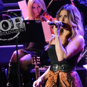 Idina Menzel – Mann Center for the Performing Arts – Philadelphia (A PopEntertainment.com Concert Photo&nbsp;Album)