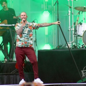 Maroon 5, Nick Jonas & Matt McAndrew – Atlantic City Beach Boardwalk – Atlantic City (A PopEntertainment.com Concert Photo&nbsp;Album)