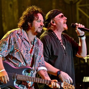Toto – The Keswick Theatre – Glenside (A PopEntertainment.com Concert Photo&nbsp;Album)