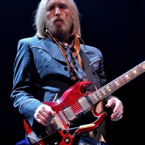 Tom Petty & the Heartbreakers and Steve Winwood – Wells Fargo Center – Philadelphia (A PopEntertainment.com Concert Photo&nbsp;Album)